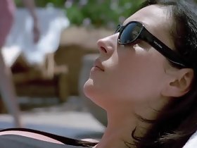Monica Bellucci - Agents Secrets